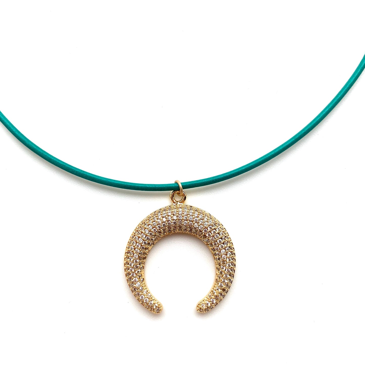 crescent-magnetic dainty