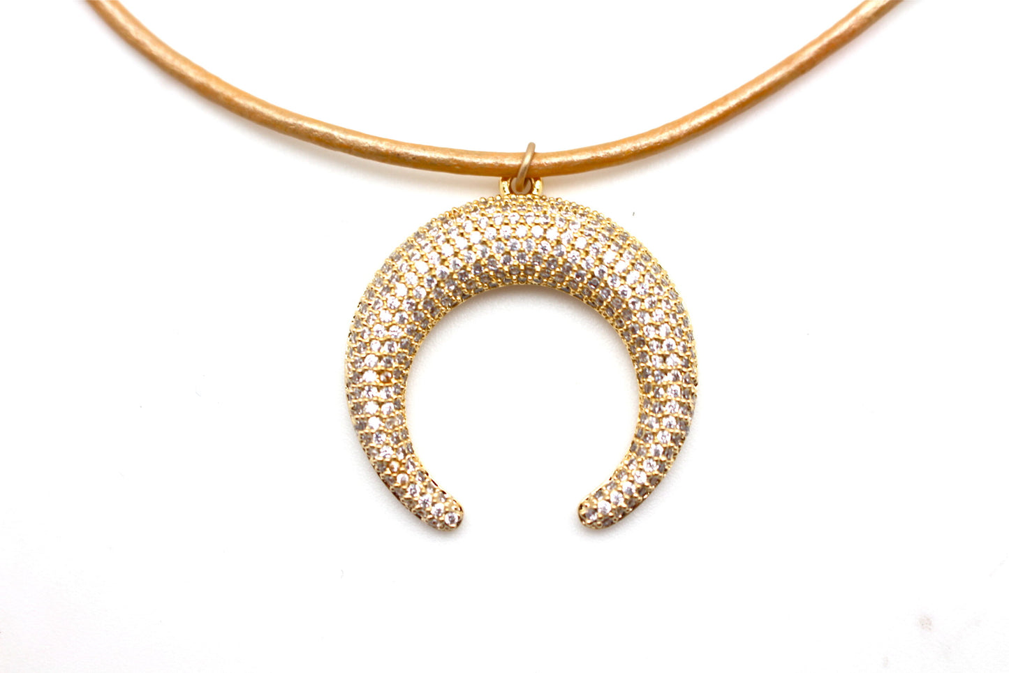 3D crescent-magnetic dainty