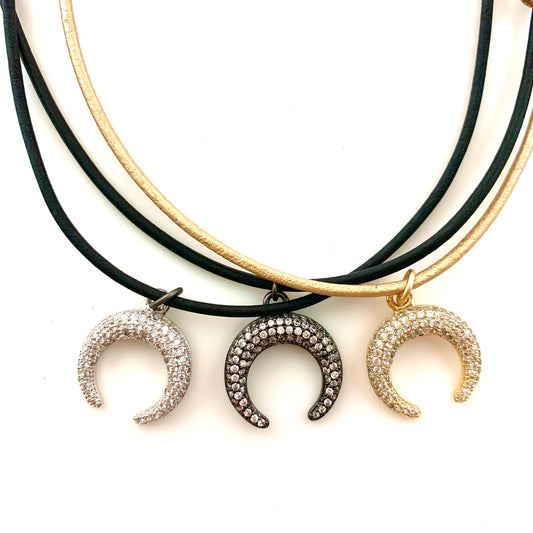 mini crescent-magnetic dainty